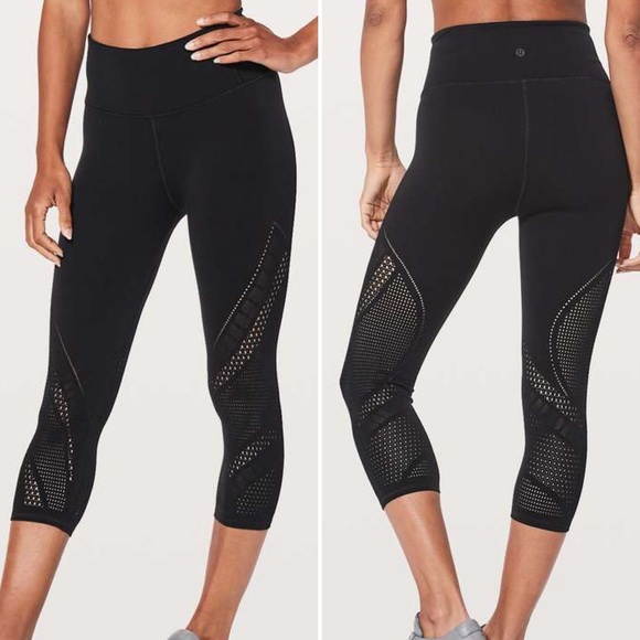 Lululemon Reveal Crop Interconnect - Picture 1 of 7